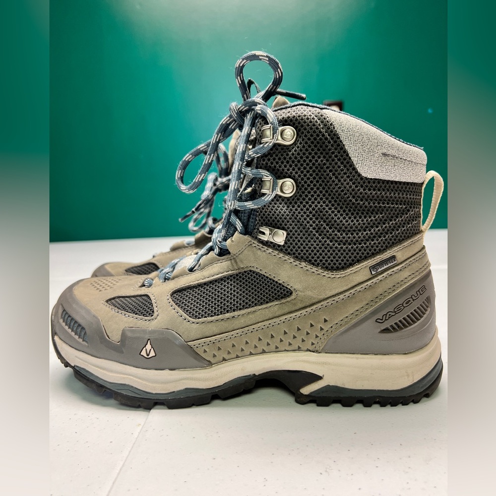 Women’s size 10 Vasque waterproof hiking boots
